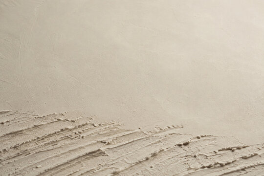 Parallel clay scrape marks fading into smoothness
