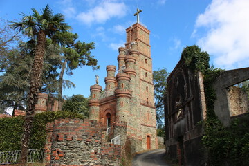 Sanctuaire de la Salette (La Rabatelière, Vendée) : la tour du Triomphe de la Croix © Christophe Rubin