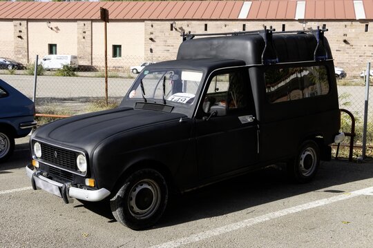 06-10-2024, Teruel, Spain Matte Black Renault 4 F6 Van at a Classic Car Exhibition