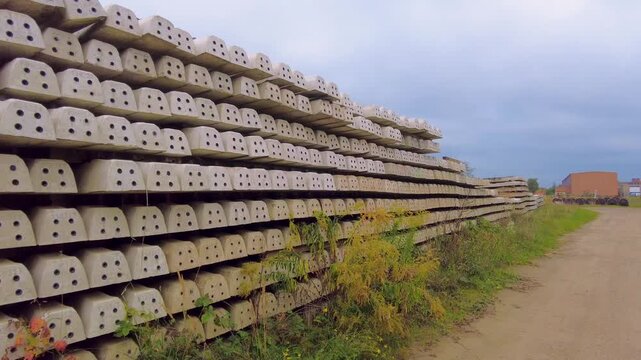 Eisenbahnschwelle werden gelagert