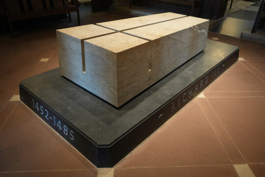 Three Quarter View of the Tomb of King Richard III