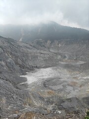 volcanic crater with sulfur © adhetia_piesca