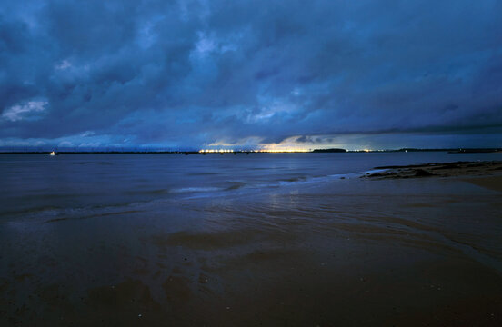 Seaside scenery at dusk