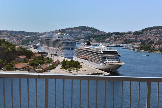 Enchanted Princess and Viking Sea alongside in Dubrovnik