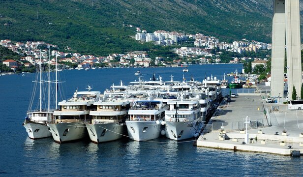 16 yachts moored below the Franjo Tudman Bridge