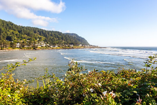 Seascape in Yachats, Oregon, in daytime