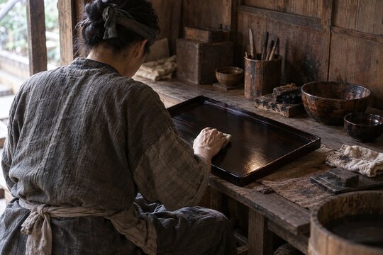 Edo Period Artisan Polishing a Plain Lacquer Tray