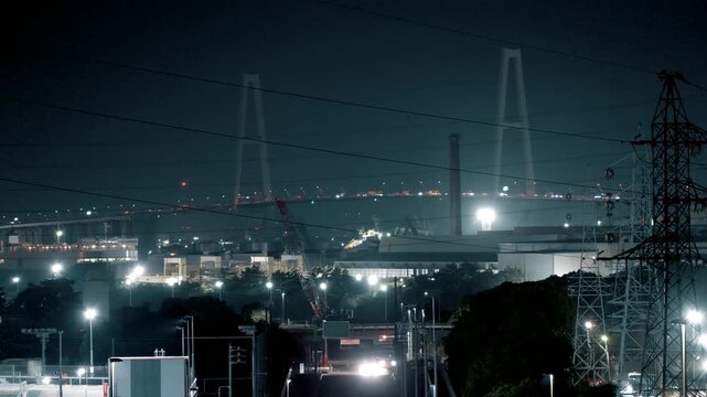 愛知県東海市から望む名港トリトンと名古屋の夜景
