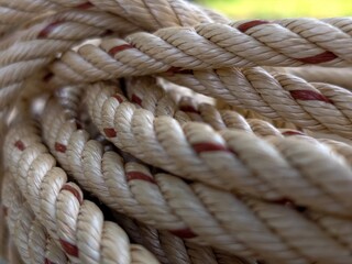 knot on a rope © Mathurin