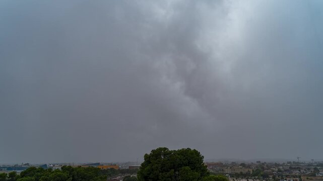lluvia en la ciudad de ElX alicante espa&ntilde;a