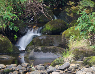 Small cascade of wate © Phillip