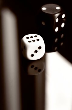 dices toned monochrome image