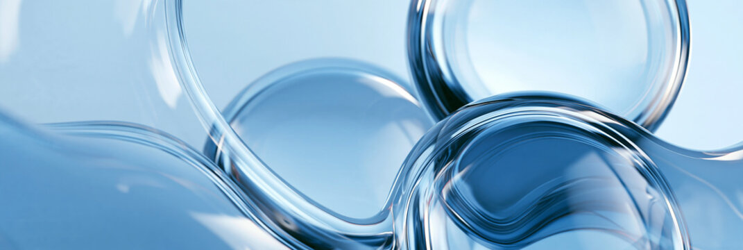 Abstrakte transparente Glaskugeln in Hellblau mit Lichtreflexen