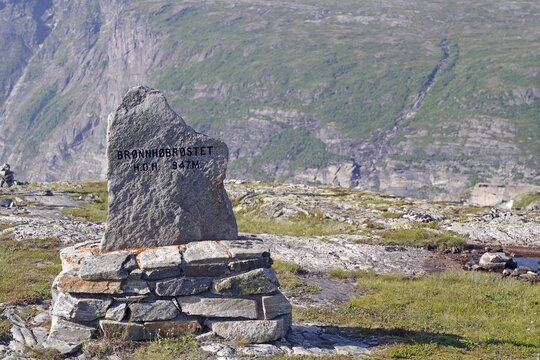 Large rock with altitude information in an alpine landscape near the summit, Aursj&ouml;vegen, More og Romsdal, Norway