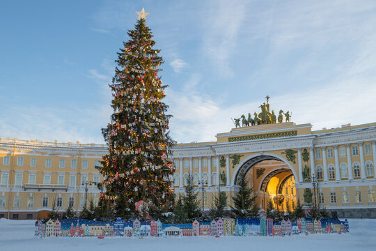 ST. PETERSBURG, RUSSIA - JANUARY 12, 2026: A Christmas tree on the background of the  General Staff building on a January morning. Palace Square, St. Petersburg