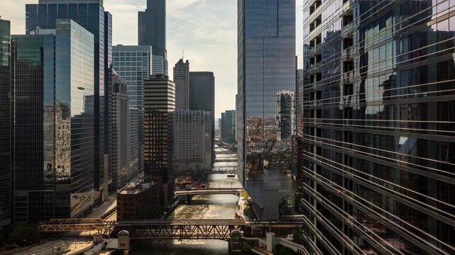 Time Lapse of downtown Chicago and the Chicago river.