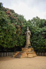 Obraz premium Statue of Lord Maitreya Bodhisattva (Maitreya Bodhisattva) at Kelaniya Raja Maha Viharaya, Kelaniya, Sri Lanka.