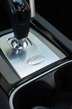 Land Rover Discovery Sport Luxury SUV Gear Shift Selector Center Console Interior Detail