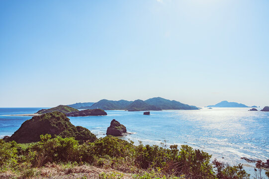 慶良間諸島　座間味島の海岸（神の浜展望台から）