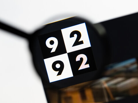 Milan, Italy 2026, 15 AGO Closeup of 9292 nl website page on a laptop screen. Focus on 9292 nl logo under a magnifying glass.