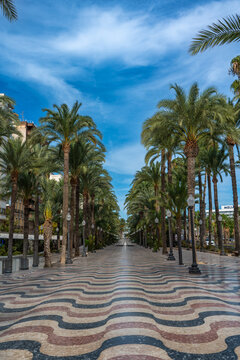 Explanada de Espa&ntilde;a pedestrian promenade in Alicante, Spain