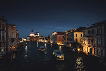 Grand Canal of Venice, Italy at Evening – Iconic Venetian Landmark with Gondolas and Historic Architecture © lokomotiv48