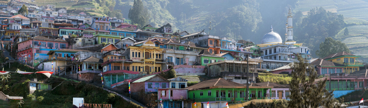  The beauty of "Nepal Van Java" is a natural tourist destination on the slopes of Mount Sumbing, Central Java, which is currently viral in Indonesia