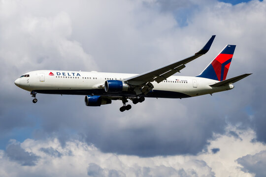 Delta Airlines Boeing 767-300ER (N183DN) arriving at London Heathrow Airport on April 26, 2016 in London, United Kingdom