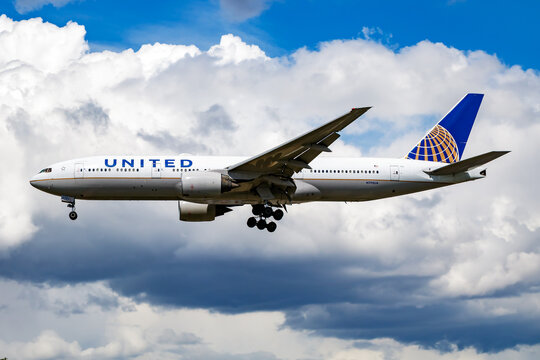 United Airlines Boeing 777-200ER (N792UA) arriving at London Heathrow Airport on April 26, 2016 in London, United Kingdom