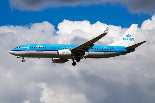 KLM Boeing 737-800 (PH-BXG) arriving at London Heathrow Airport on April 26, 2016 in London, United Kingdom