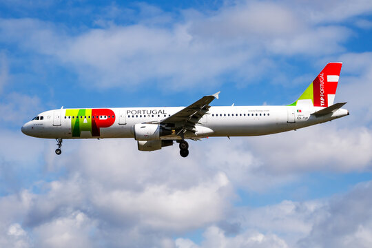TAP Air Portugal Airbus A321 (CS-TJF) arriving at London Heathrow Airport on April 26, 2016 in London, United Kingdom