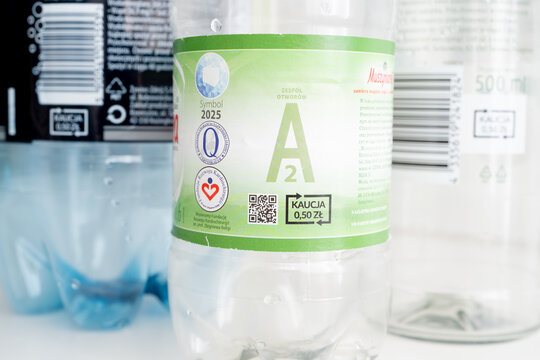 Reverse vending machine (RVM), return bottles for recycling