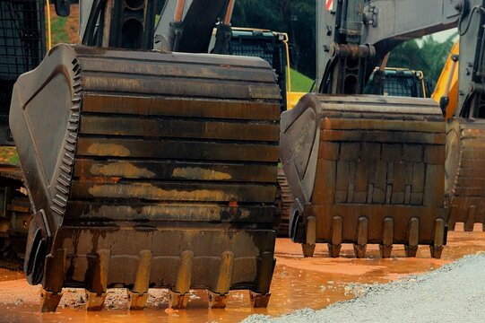 he main part of the Excavator has many functions including digging trenches, pits, demolition, heavy lifting mining and river dredging	
