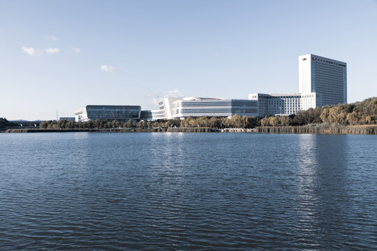 Chinese urban architecture and lake