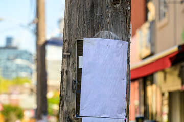 Naklejka premium Blank Poster Mockup on Boho Street Pole