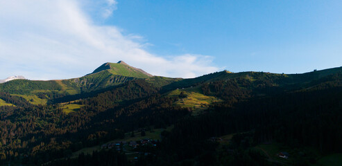 Naklejka premium Idyllic mountain landscape in the Alps with blooming meadows 