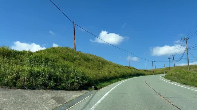 ミルクロードを走行する車内からの映像