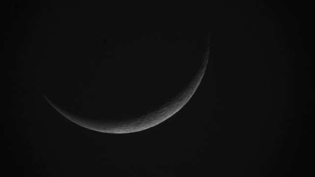 Waning Crescent on 12 July 2026, Sunday . The illuminated surface of the moon is 6% and getting smaller. The lunar cycle is 27 days old