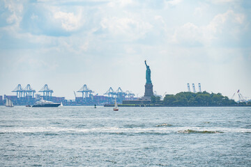 Distant View of Statue of Liberty in New York  © Niaholisc
