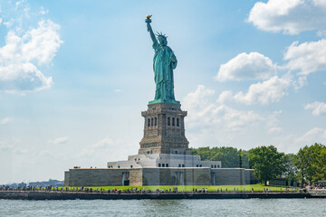 Distant View of Statue of Liberty in New York  © Niaholisc