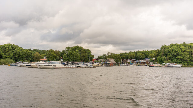 Marina Eldenburg zwischen M&uuml;ritz und K&ouml;lpinsee in Mecklenburg-Vorpommern