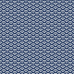 Seamless seigaiha wave pattern of navy and cream concentric arcs © Secret