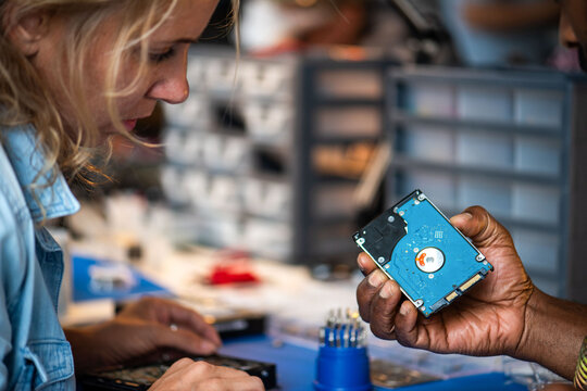 Hard drive repair process collaboration.