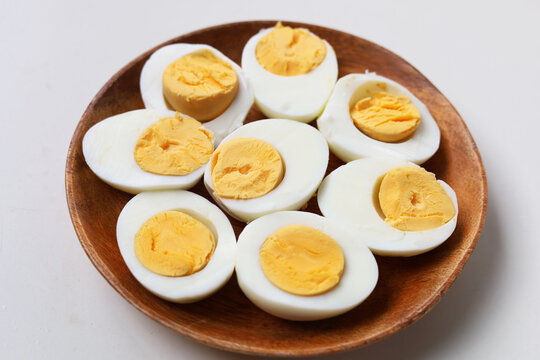 Hard boiled egg halves as a high protein nutrient source