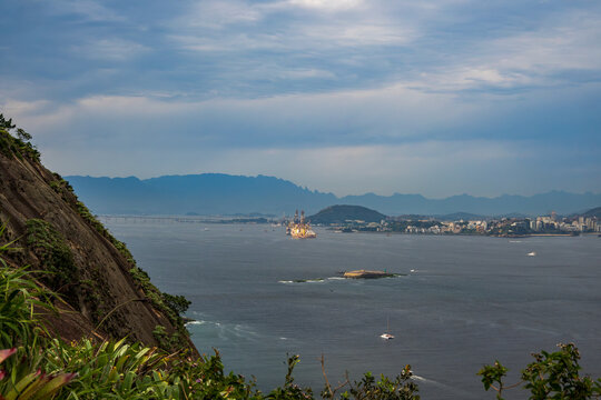 Rio de Janeiro view during daylight with the sea