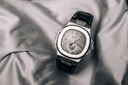 LA, CA, USA
October 4, 2026
Patek Philippe Nautilus 5726A-001 