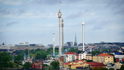 Obraz premium Blick auf den Vergnügungspark Gröna Lund auf der Halbinsel Djurgården in Stockholm, Schweden am 04. September 2025