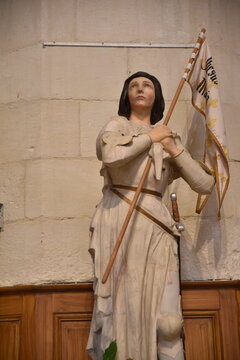Statue de Jeanne d'Arc de l'&eacute;glise Saint-Sauveur &agrave; la Rochelle, France