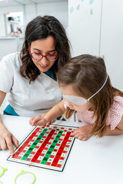 Therapist Guiding Visual Test