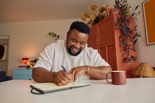 happy journaling for wellbeing